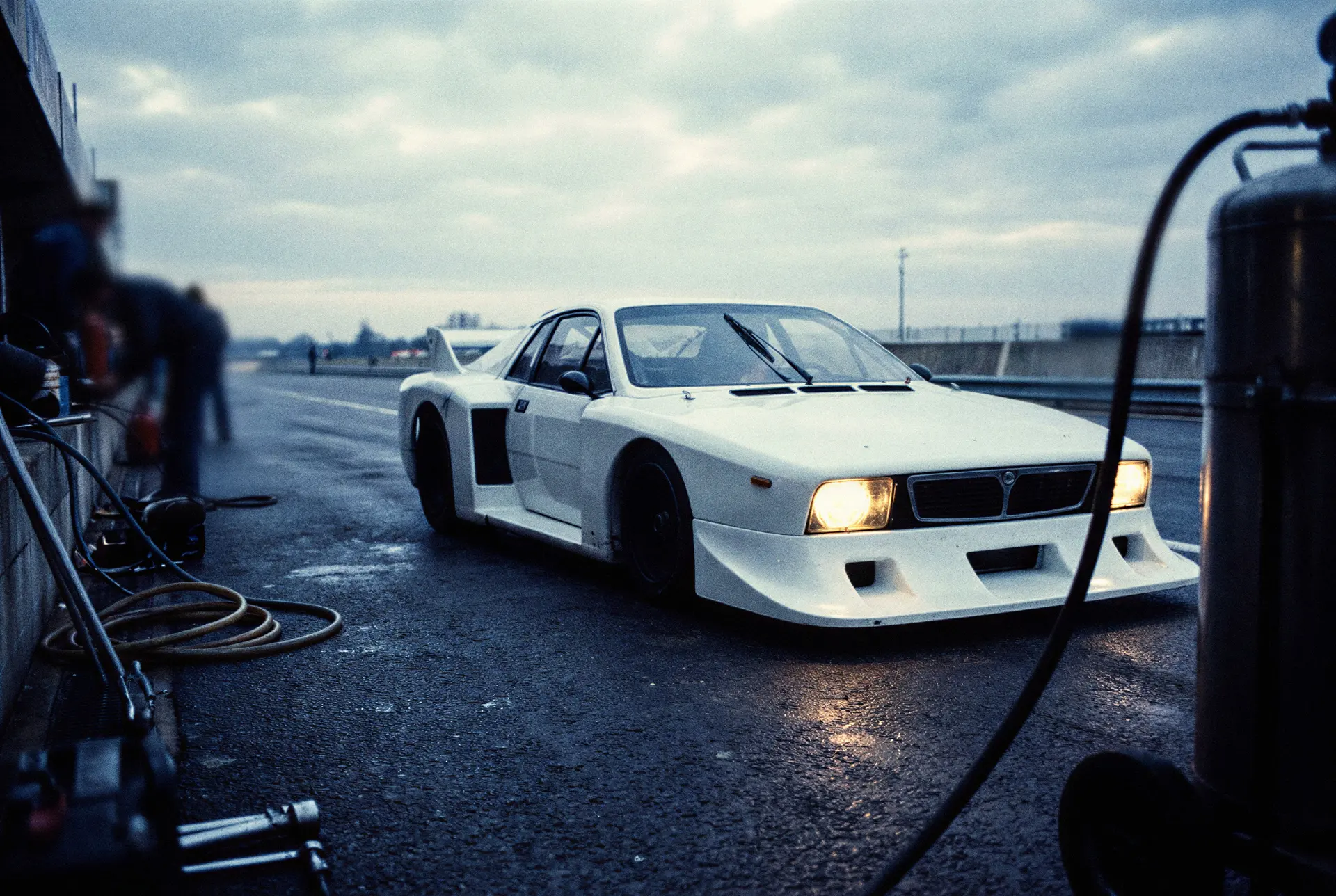 Editorial artwork tracing the Rally 037's Beta Montecarlo Group 5 lineage