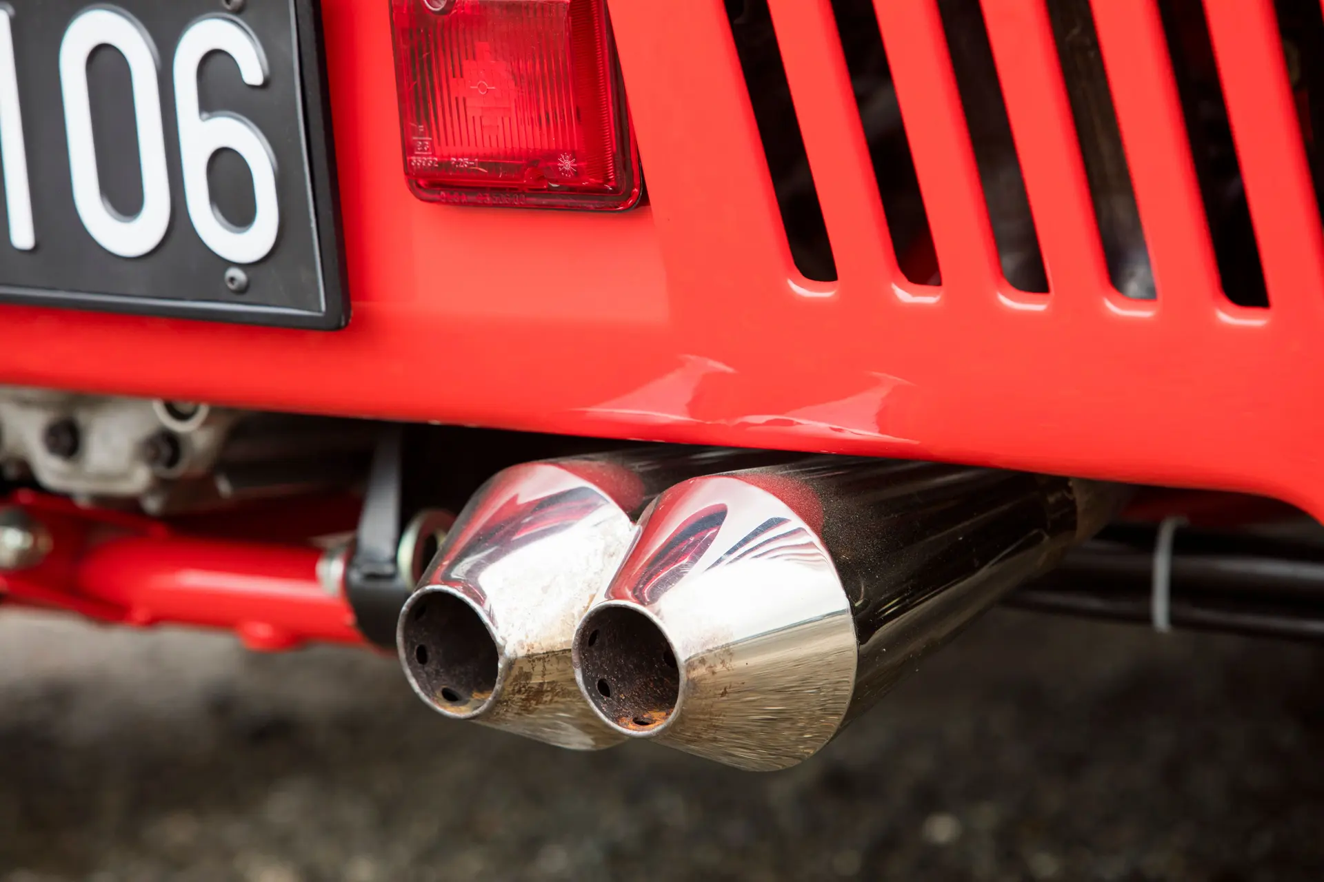 Rally 037 Stradale rear grille and twin exhaust outlets