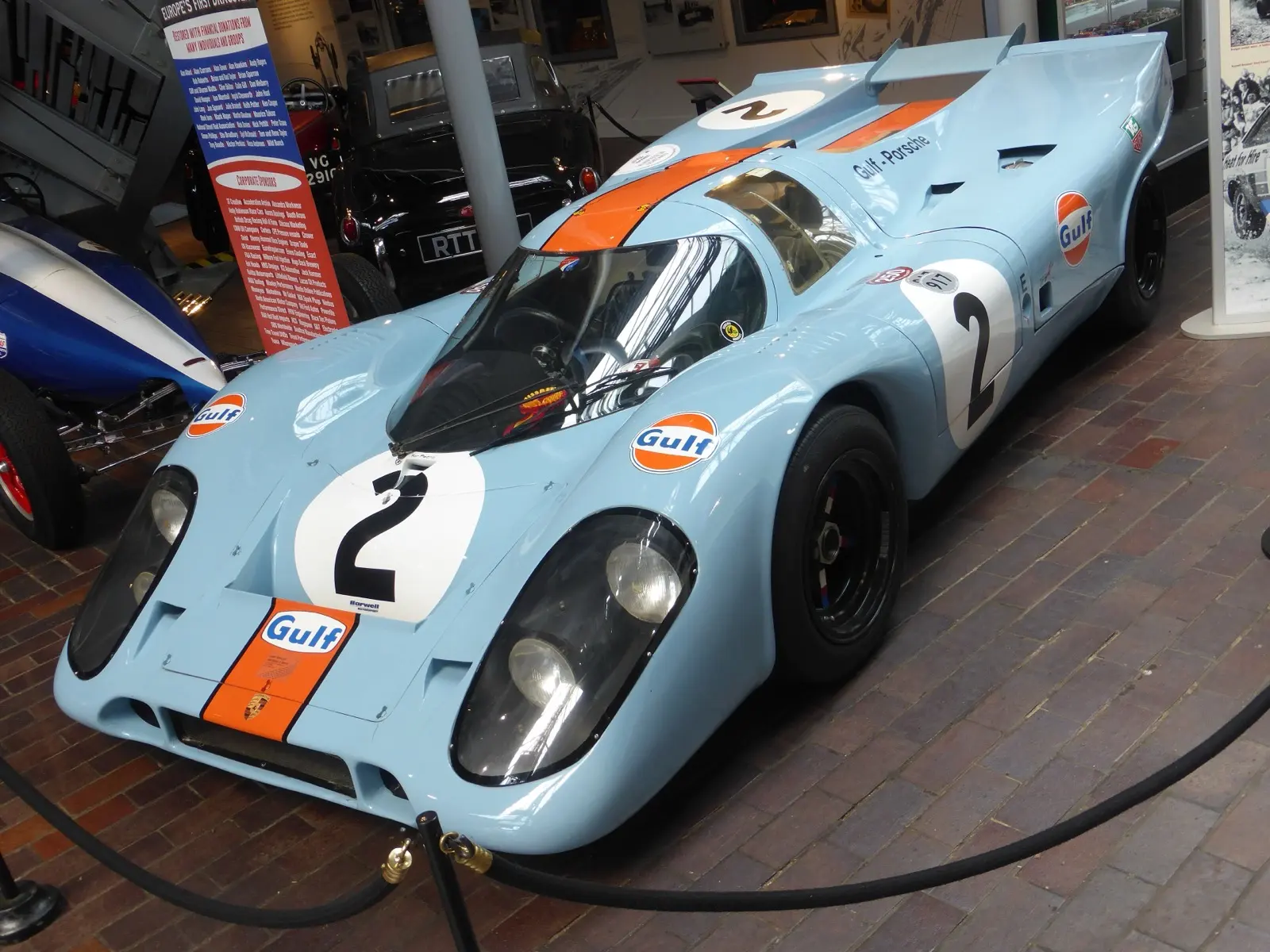 Porsche 917 K in Gulf livery from above