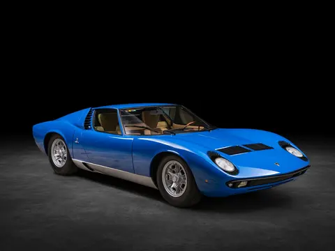 Miura P400 by Bertone — photograph