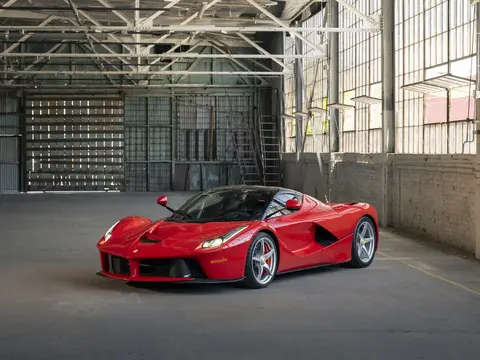 LaFerrari — photograph