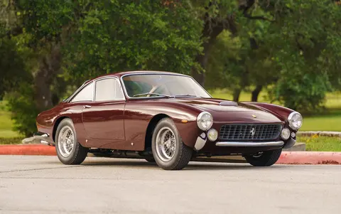 250 GT Lusso — photograph
